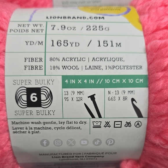 Lion Brand InstaKnit Pink Yarn - Picture 2 of 2